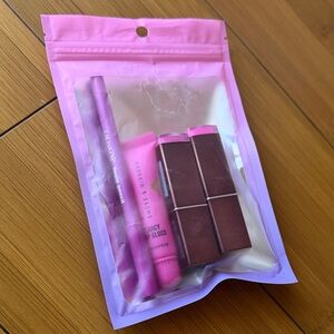 HEART ON Pop of Pink lip Kit